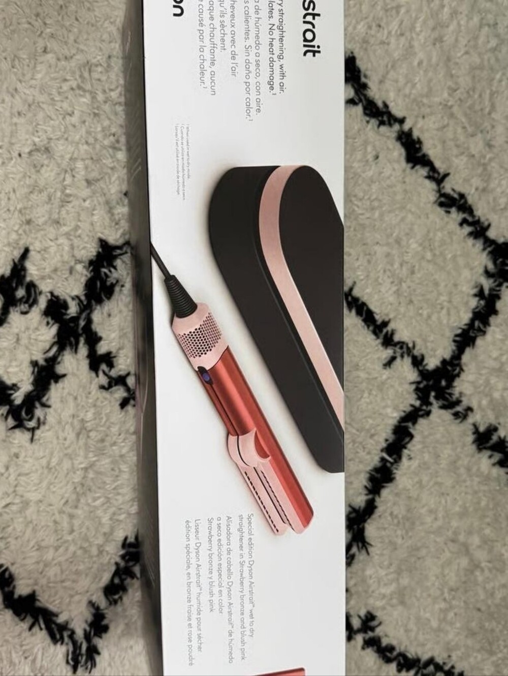 Dyson Airstrait Straightener ( strawberry bronze and blush pink )
